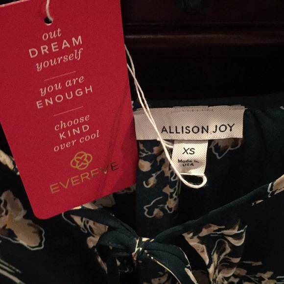 Evereve Allison Joy Amara Floral Top - Picture 4 of 5